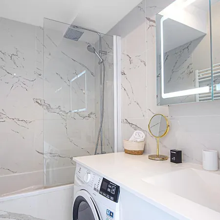 Vue Et Plein Centre A *